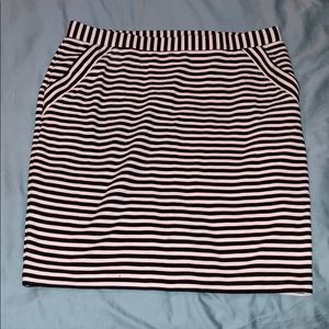 Striped pencil skirt with pockets